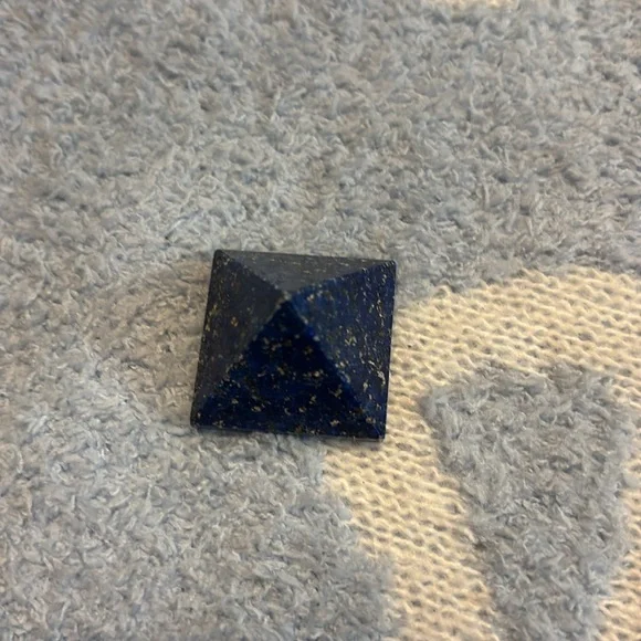 Lapis Pyramid - Picture 3 of 4